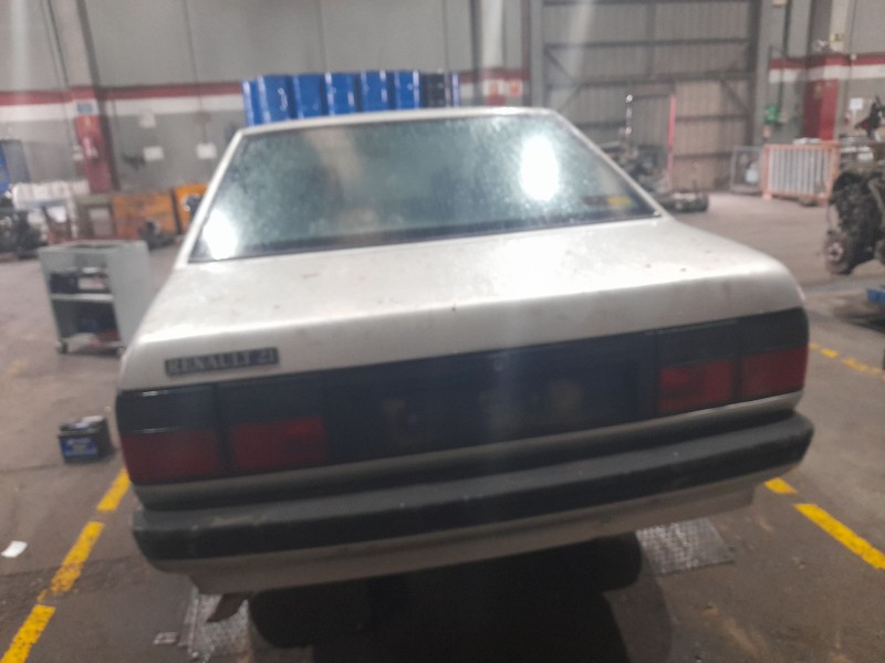 renault 21 berlina (b/l48) del año 1987