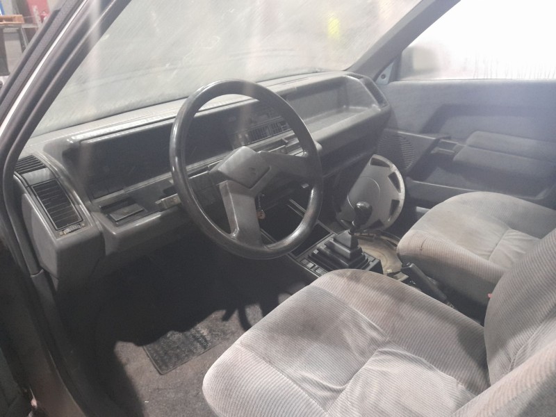 renault 21 berlina (b/l48) del año 1987