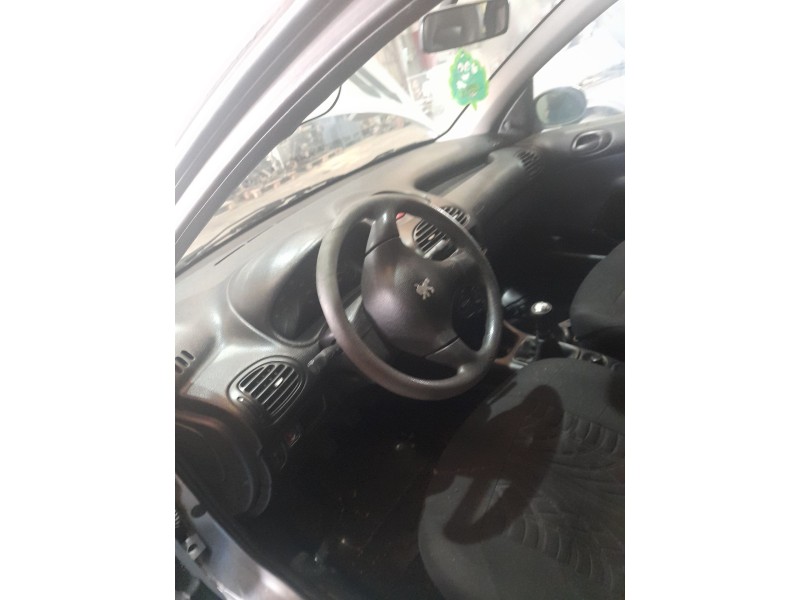 peugeot 206 berlina del año 2000