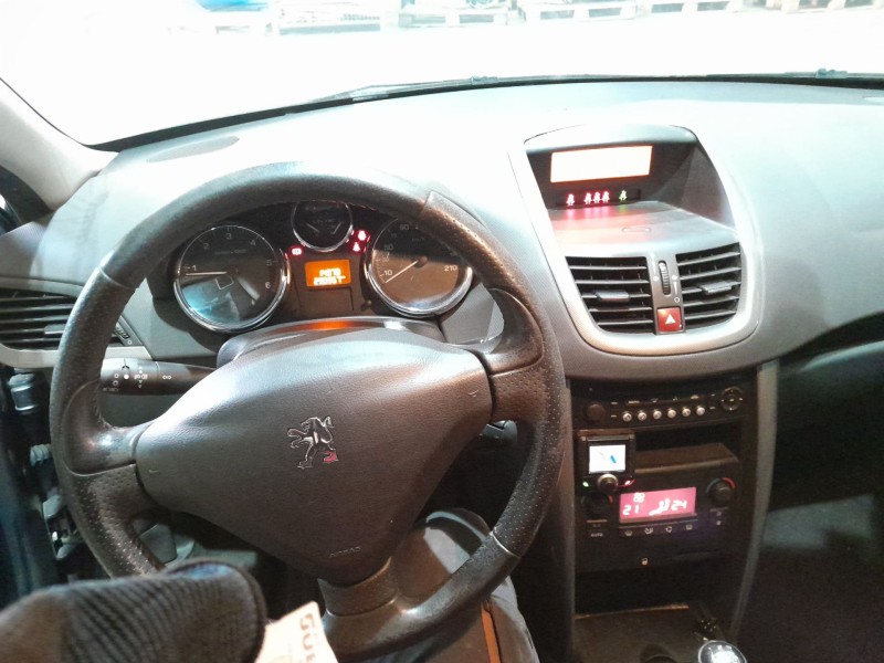 peugeot 207 del año 2007