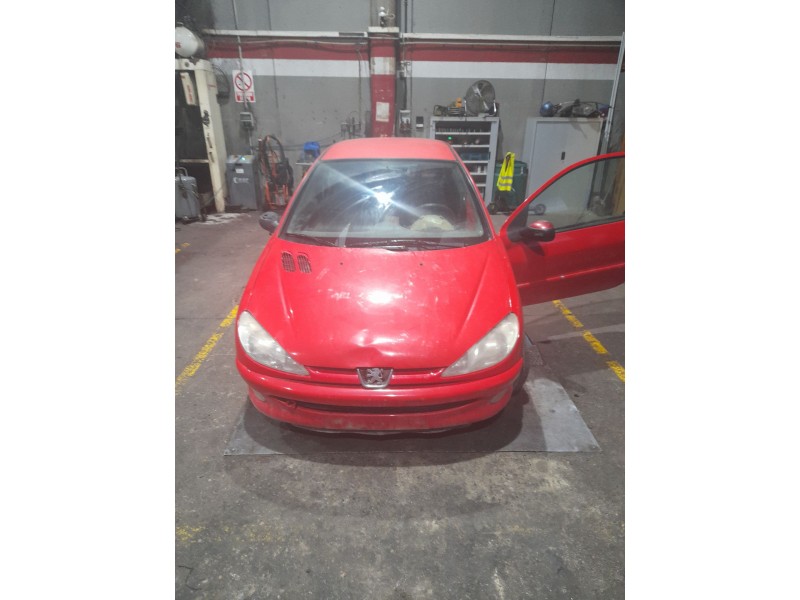 peugeot 206 berlina del año 2001