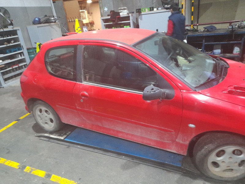 peugeot 206 berlina del año 2001