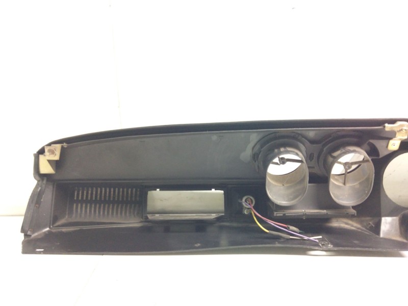 Recambio de salpicadero para seat 127 0.9 referencia OEM IAM 4377282  