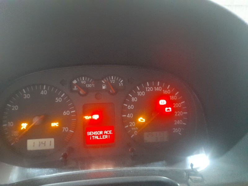 volkswagen golf iv berlina (1j1) del año 2002