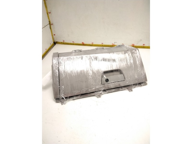 Recambio de guantera para chrysler grand voyager lx referencia OEM IAM C304001AA350151  