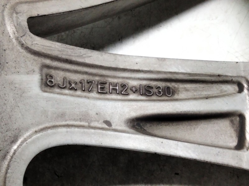Recambio de llanta aluminio para bmw serie 5 lim. (f10) 520d referencia OEM IAM 17-5-TORNILLOS ET30 