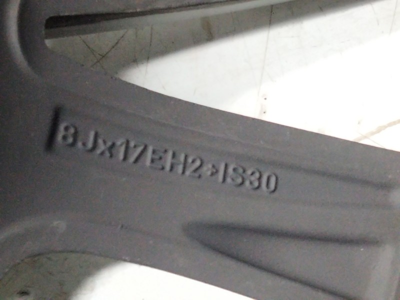 Recambio de llanta aluminio para bmw serie 5 lim. (f10) 520d referencia OEM IAM 17-5-TORNILLOS ET30 