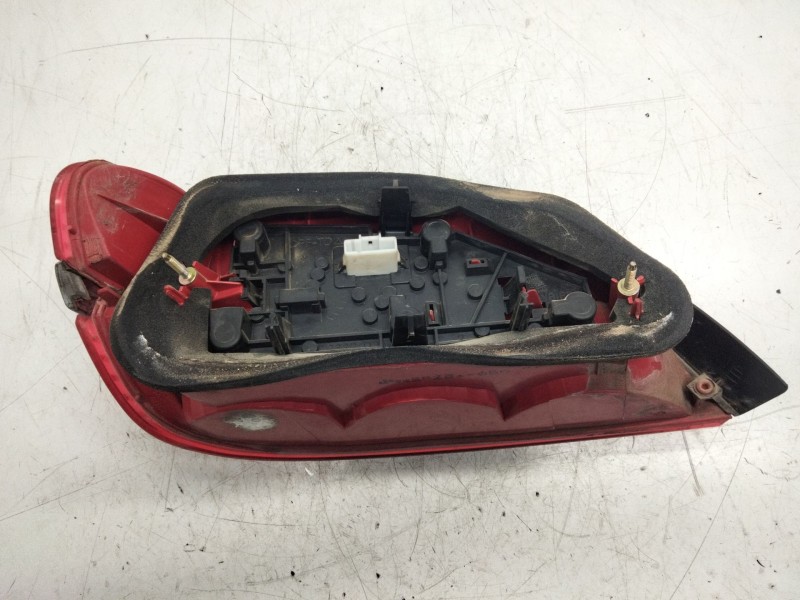 Recambio de piloto trasero derecho para peugeot 406 berlina (s1/s2) 1.8 referencia OEM IAM 2336D  