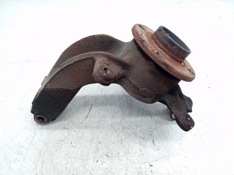 Recambio de mangueta delantera izquierda para renault scenic ii 1.6 16v referencia OEM IAM   