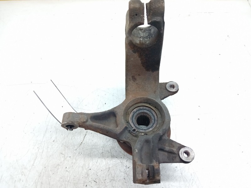 Recambio de mangueta delantera izquierda para renault scenic ii 1.6 16v referencia OEM IAM   