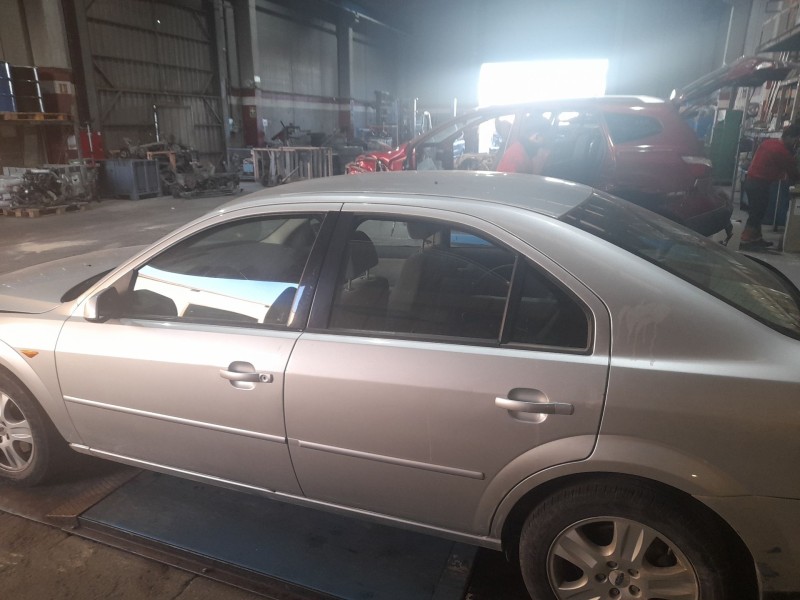 ford mondeo berlina (ge) del año 2001