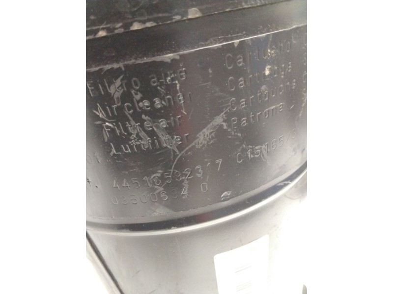 Recambio de caja filtro de aire para ebro l35 perkins referencia OEM IAM 44516592317 C151653 MANN