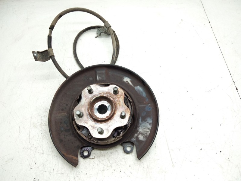 Recambio de buje trasero izquierdo para nissan qashqai (j10) tekna referencia OEM IAM   