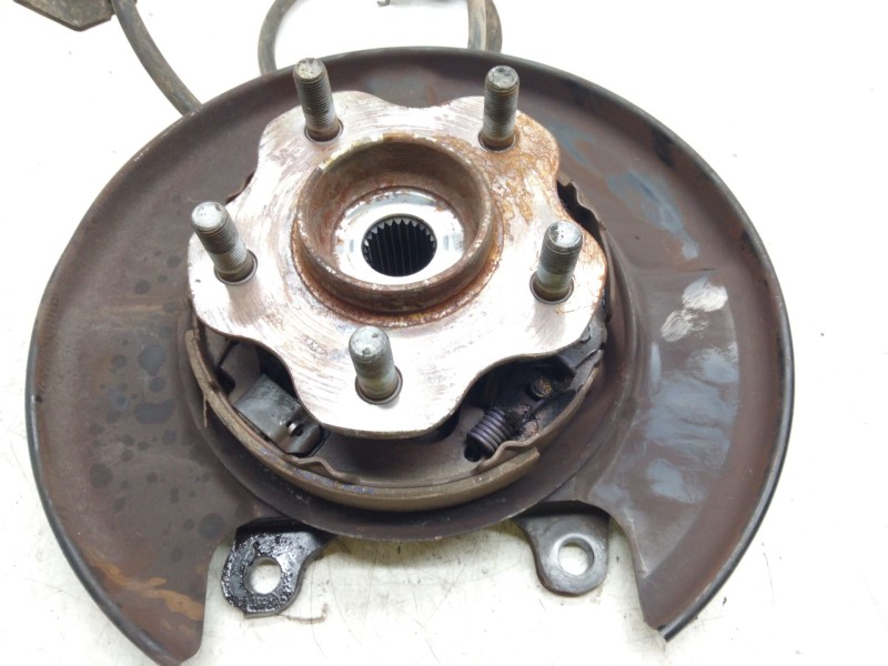 Recambio de buje trasero izquierdo para nissan qashqai (j10) tekna referencia OEM IAM   