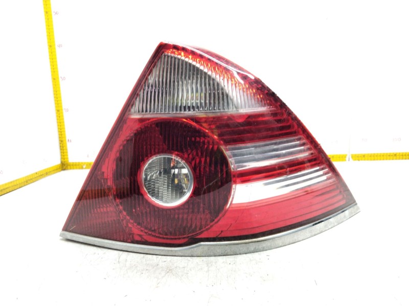 Recambio de piloto trasero derecho para ford mondeo berlina (ge) ambiente plus referencia OEM IAM   