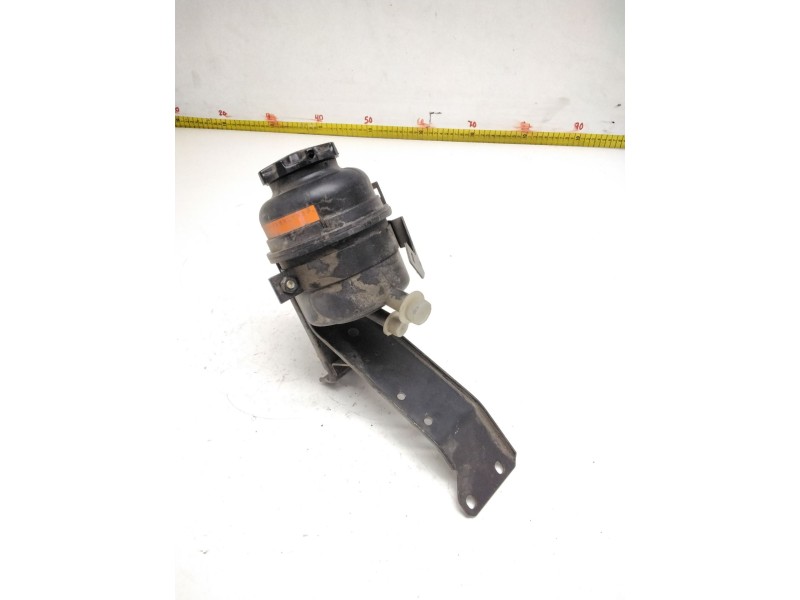 Recambio de deposito liquido direccion para nissan terrano/terrano.ii (r20) referencia OEM IAM PA66GF25  