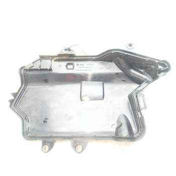 Recambio de tapa motor para infiniti ex 30d referencia OEM IAM 175751BY1A  
