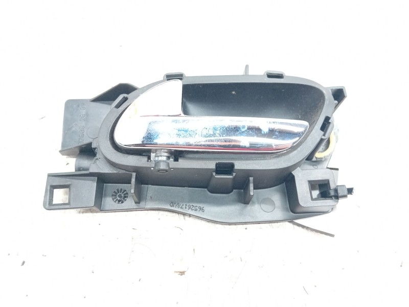 Recambio de maneta interior delantera izquierda para peugeot 407 st sport referencia OEM IAM 100187387  