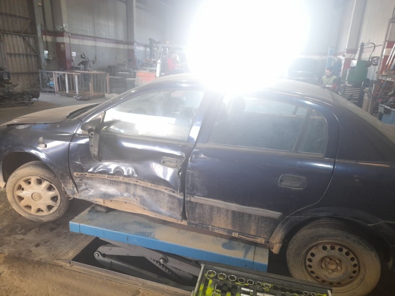 opel astra g berlina del año 1999