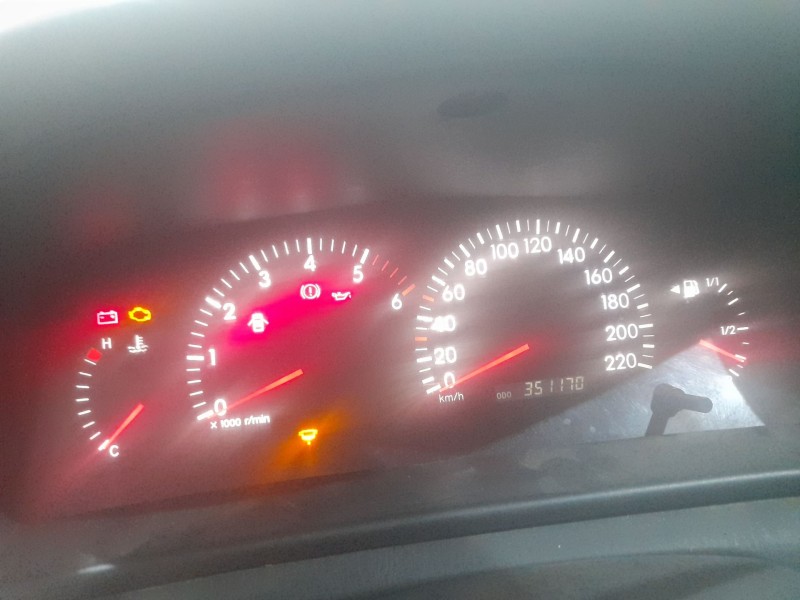 toyota corolla (e12) del año 2003