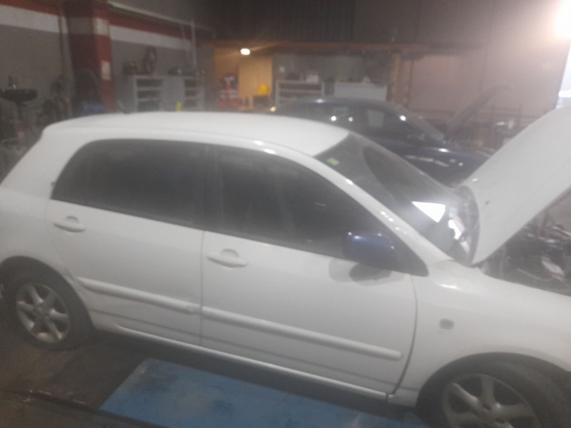 toyota corolla (e12) del año 2003