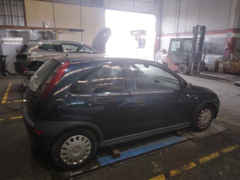 opel corsa c del año 2001
