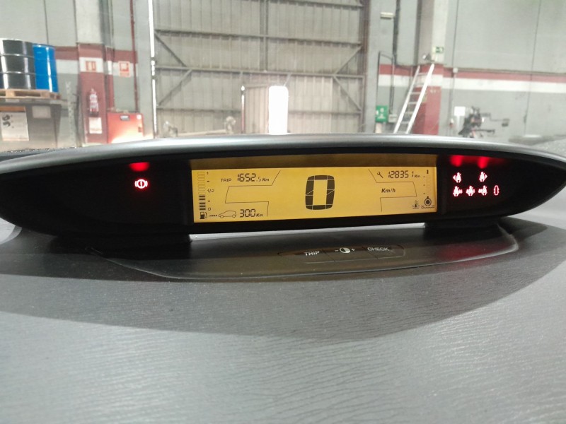 citroen c4 berlina del año 2006