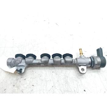 Recambio de rampa inyectora para infiniti ex 30d referencia OEM IAM 8201004394  