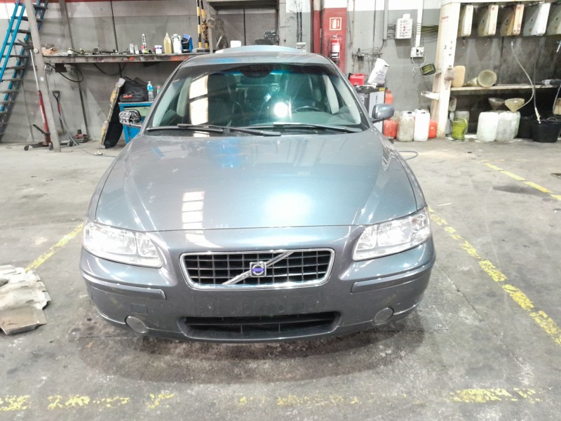 volvo s60 berlina del año 2004