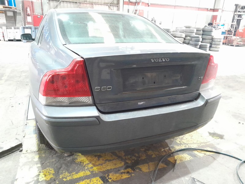 volvo s60 berlina del año 2004