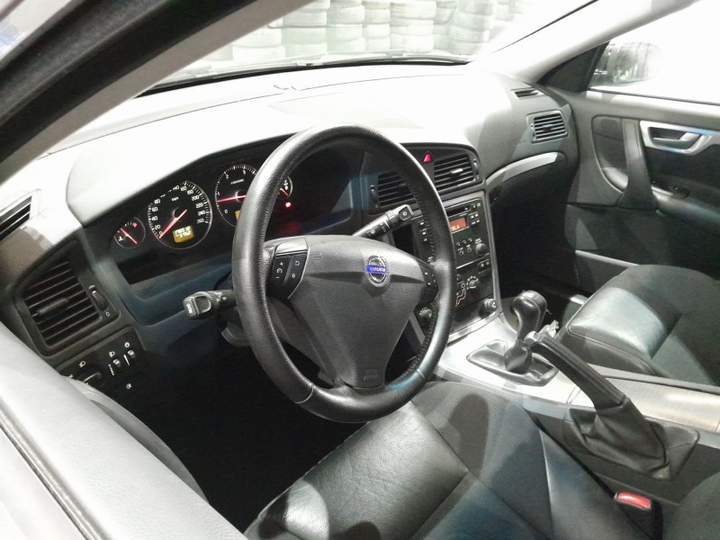 volvo s60 berlina del año 2004