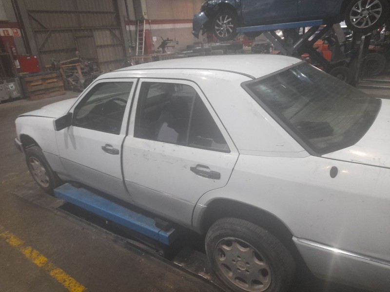 mercedes clase e (w124) berlina del año 1989