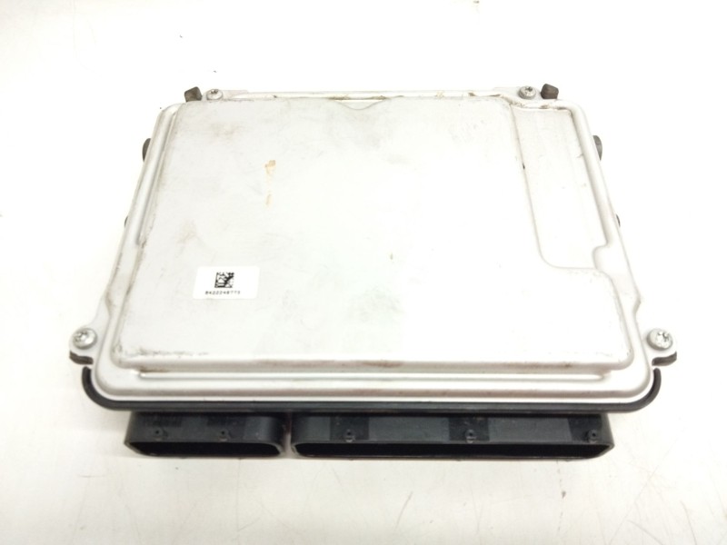 Recambio de centralita motor uce para toyota auris referencia OEM IAM 896610ZK80 0281033211 