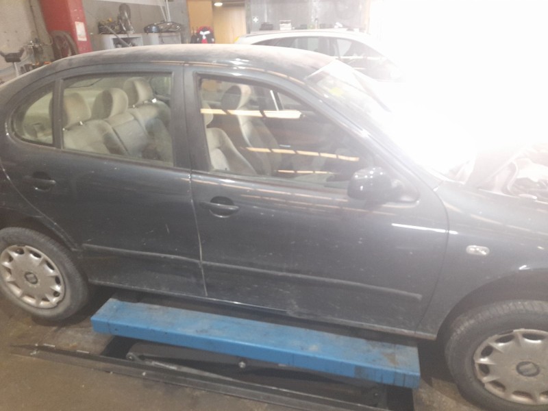 seat toledo (1m2) del año 2001