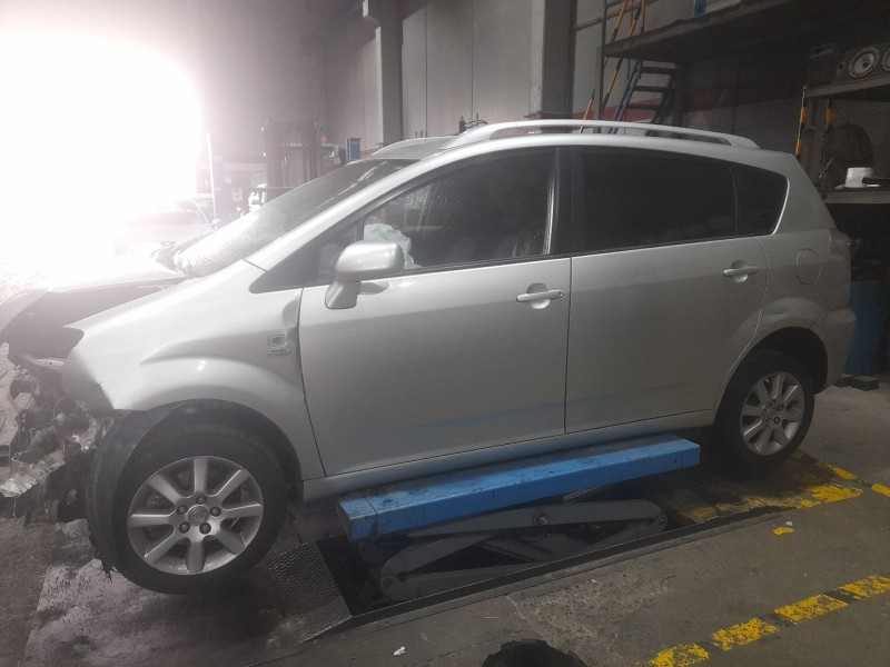 toyota corolla verso (r1) del año 2005