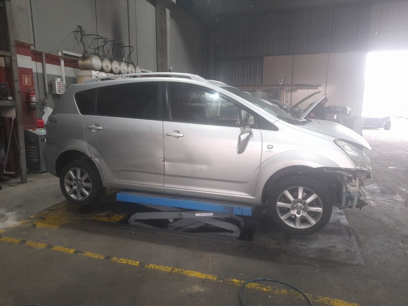 toyota corolla verso (r1) del año 2005