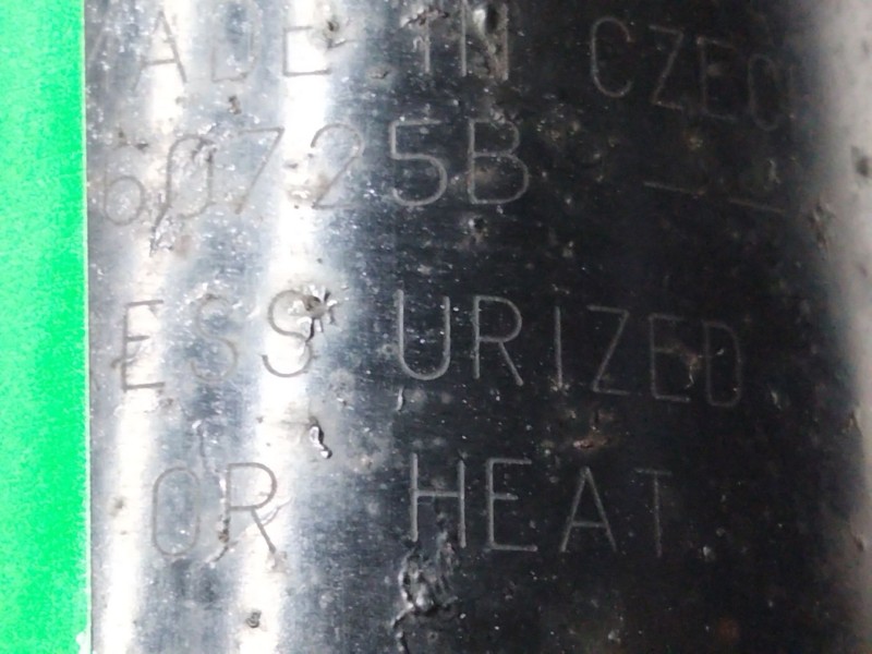 Recambio de amortiguador delantero izquierdo para toyota auris referencia OEM IAM 60725B  