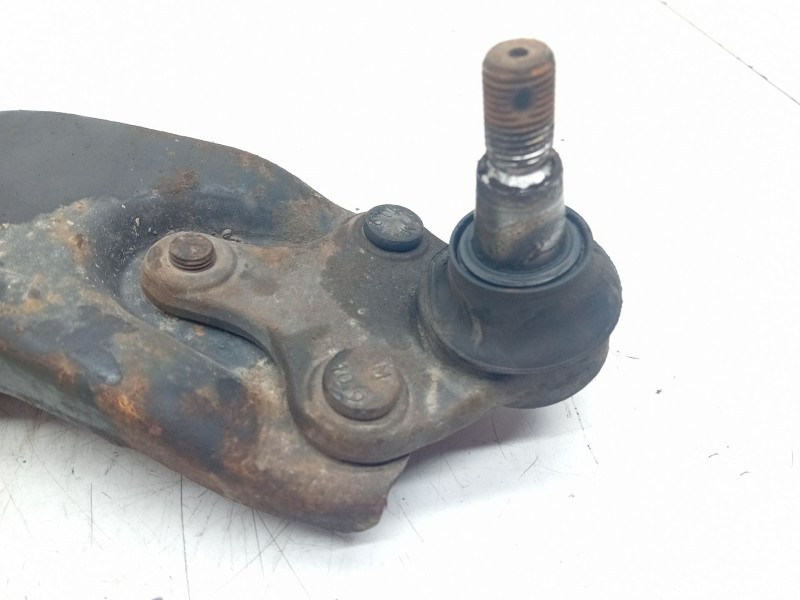 Recambio de brazo suspension inferior delantero derecho para toyota auris referencia OEM IAM   