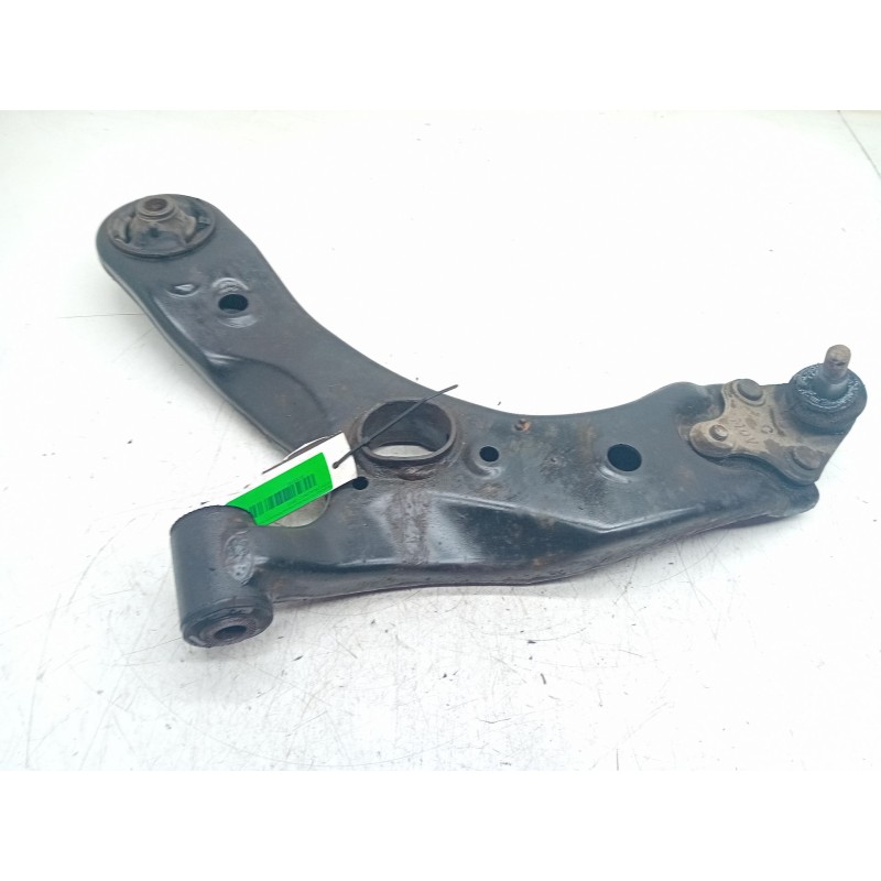 Recambio de brazo suspension inferior delantero izquierdo para toyota auris referencia OEM IAM   