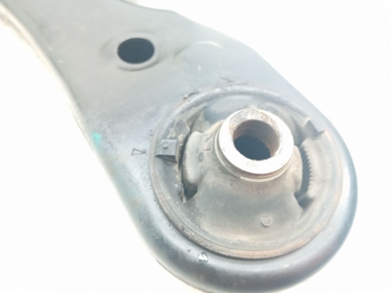 Recambio de brazo suspension inferior delantero izquierdo para toyota auris referencia OEM IAM   