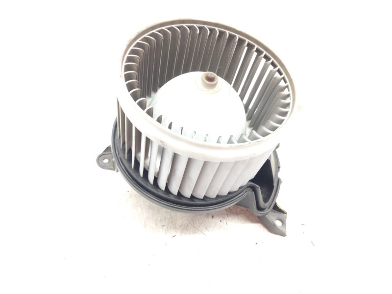 Recambio de motor calefaccion para opel corsa d 1.3 16v cdti referencia OEM IAM 13335075  