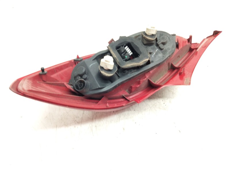 Recambio de piloto trasero izquierdo para opel corsa d 1.3 16v cdti referencia OEM IAM 13186350  