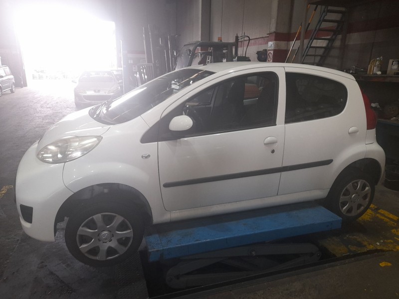 peugeot 107 del año 2001