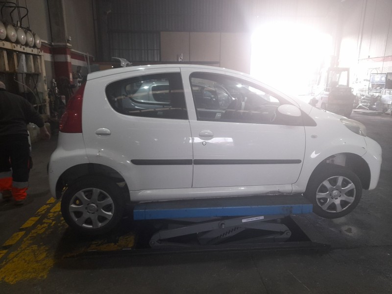 peugeot 107 del año 2001