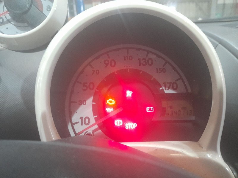 peugeot 107 del año 2001