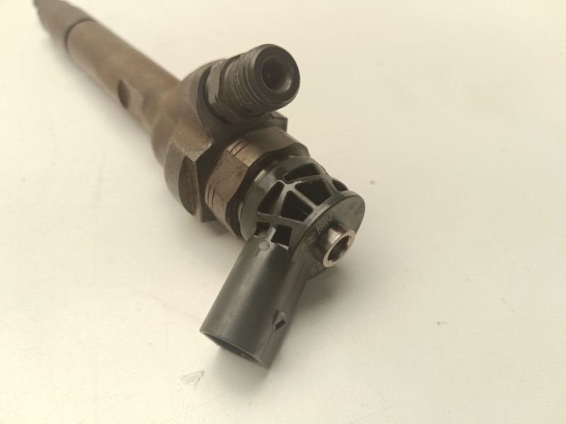 Recambio de inyector para bmw serie 3 berlina (e90) 2.0 16v referencia OEM IAM 0445110382  