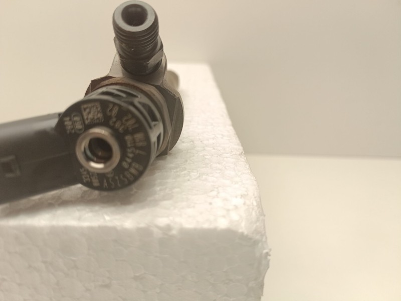 Recambio de inyector para bmw serie 3 berlina (e90) 2.0 16v referencia OEM IAM 0445110382  