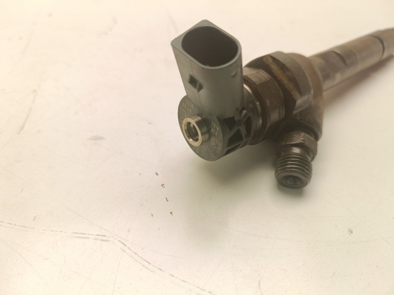 Recambio de inyector para bmw serie 3 berlina (e90) 2.0 16v referencia OEM IAM 0445110382  