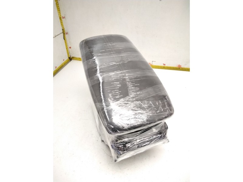 Recambio de apoyabrazos central para mazda cx-30 referencia OEM IAM M1107349  