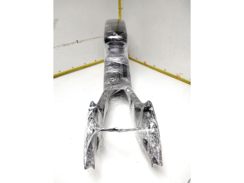 Recambio de consola central para toyota avensis berlina (t25) 2.2 d-4d executive sedán (4-ptas.) referencia OEM IAM   